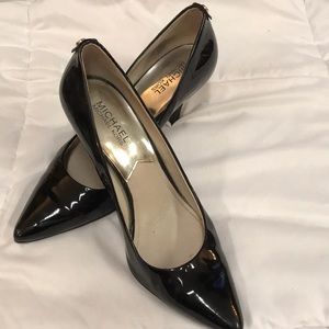 Michael Kors flex pump
